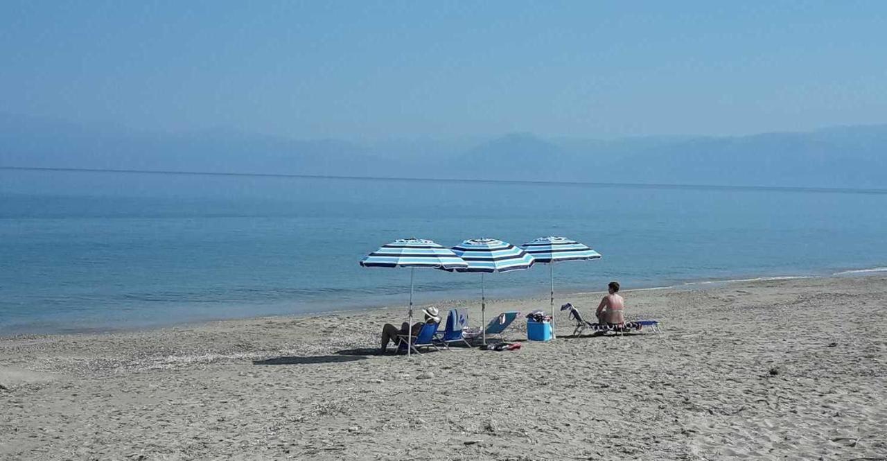 Έλλη Στούντιος και Διαμερίσματα Παραλία Αλμυρού Εξωτερικό φωτογραφία
